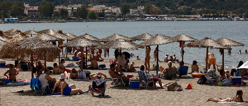 Διεθνή ΜΜΕ: Η Ελλάδα επιστρέφει στις παραλίες με αποστάσεις ασφαλείας