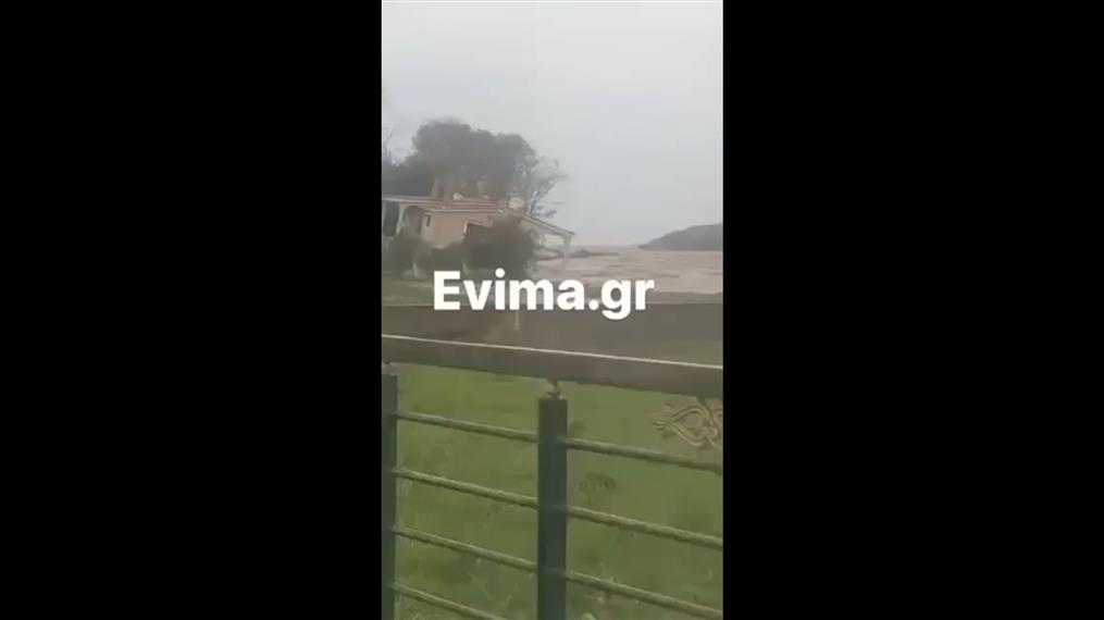 Εύβοια: Σπίτι παρασύρθηκε απο τα ορμητικά νερά