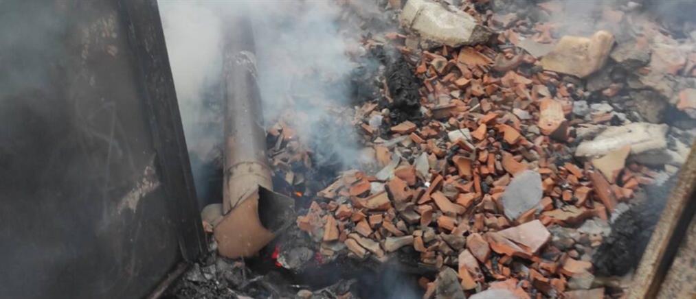 Αμφιλοχία: Πυρκαγιά κατέστρεψε ολοσχερώς καφενείο στον Σταθά Βάλτου (εικόνες)