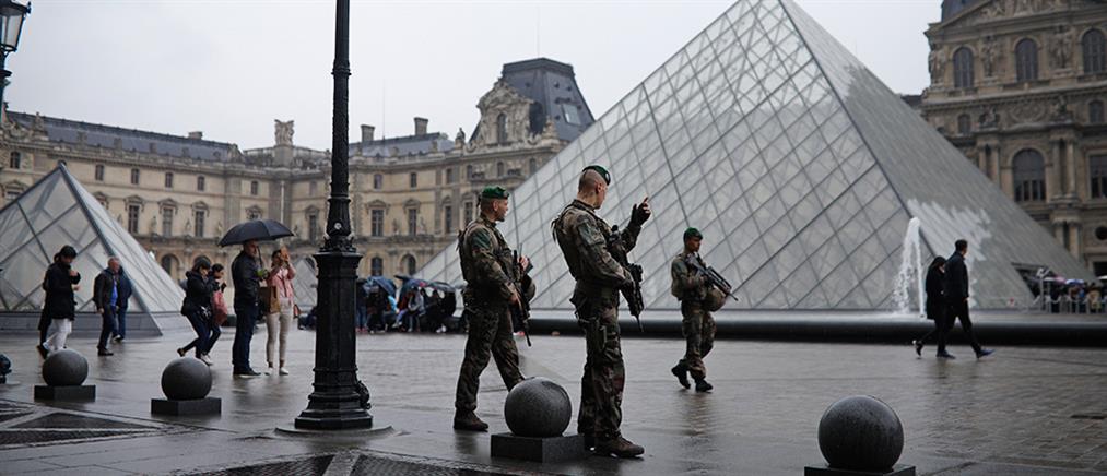 Γαλλία - Λούβρο: Κλειστό για λόγους ασφαλείας