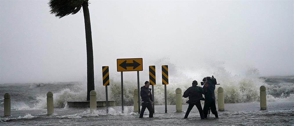 ΗΠΑ: Ο τυφώνας Άιντα “σαρώνει” την Λουιζιάνα (εικόνες)