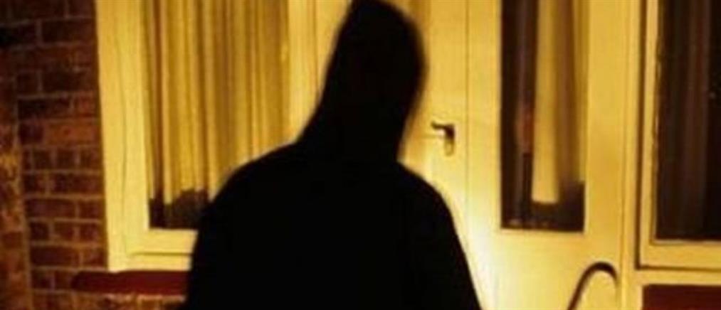 Μαρκόπουλο: Ληστής επιτέθηκε με μαχαίρι σε γυναίκα μέσα στο σπίτι της