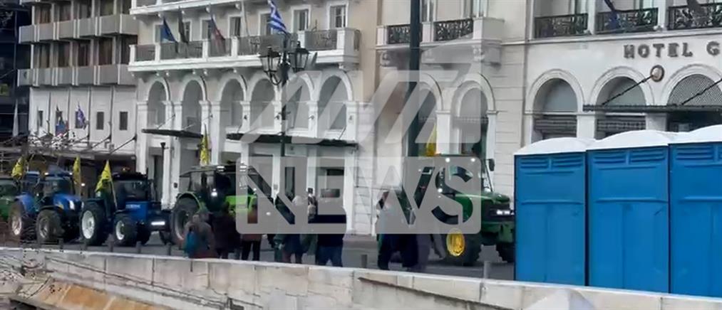 Αγρότες: Στο κέντρο της Αθήνας τα τρακτέρ (βίντεο)