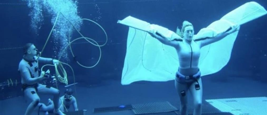 Κέιτ Γουίνσλετ: γύρισε σκηνή με... ρεκόρ παραμονής κάτω από το νερό (εικόνες)