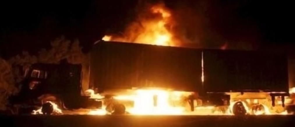 Νταλίκα κάηκε ολοσχερώς στην εθνική οδό Θεσσαλονίκης – Σερρών