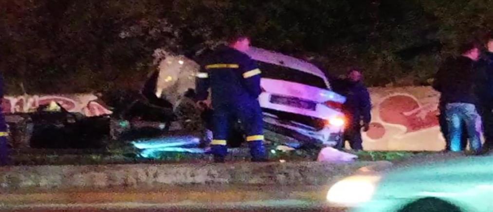 Θηβών - Τροχαίο: Αυτοκίνητο έπεσε από γέφυρα πάνω σε άλλο όχημα
