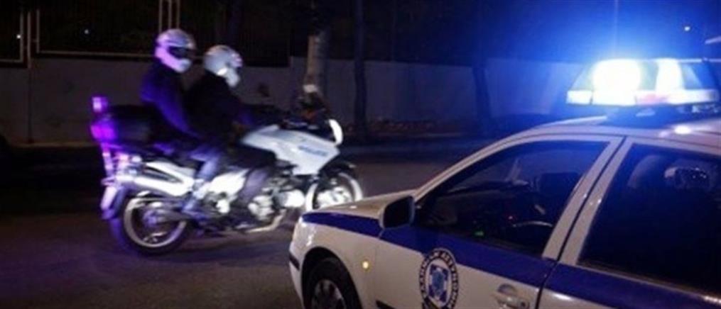 Βόλος: νεαρός επιτέθηκε σε αστυνομικούς μέσα στο ΑΤ