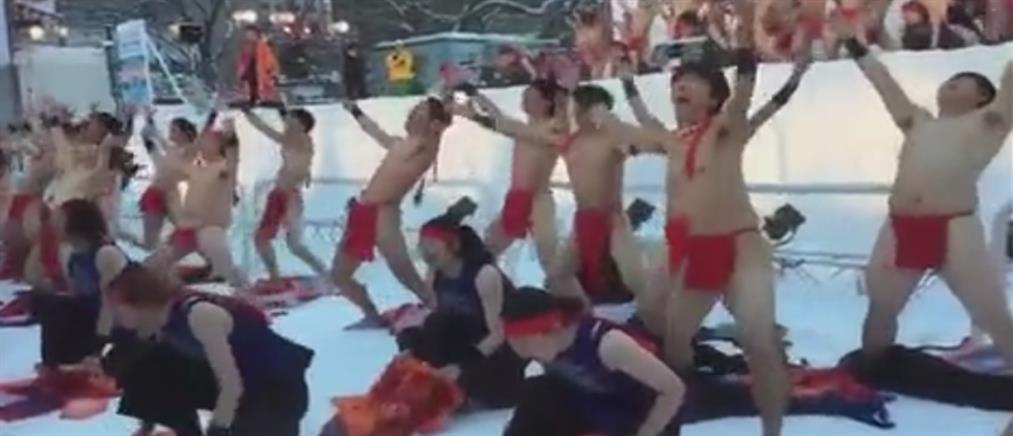 Έκαναν στριπτίζ στο Φεστιβάλ Πάγου! (βίντεο)