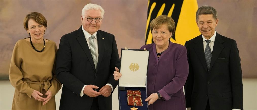Γερμανία: Η Μέρκελ τιμήθηκε με τον Μεγαλόσταυρο του Τάγματος της Αξίας (εικόνες)