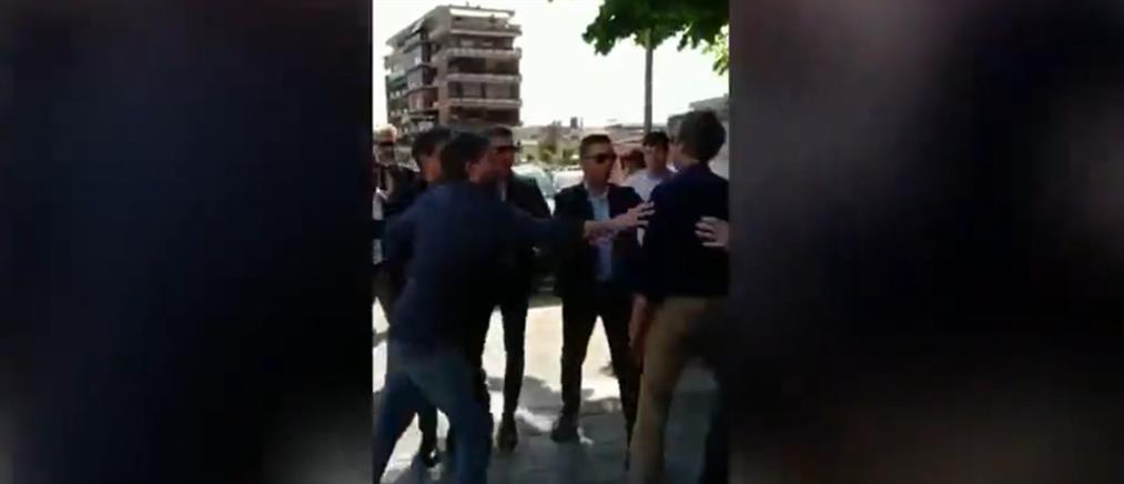 Ιταλία: Αντεμβολιαστής χαστούκισε πρώην Πρωθυπουργό (βίντεο)