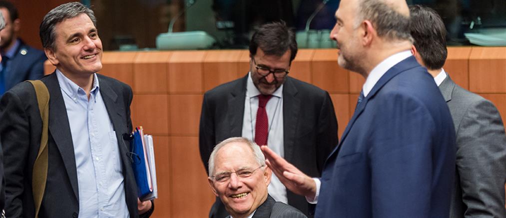 Το Eurogroup “πέταξε την μπάλα” στην Αθήνα