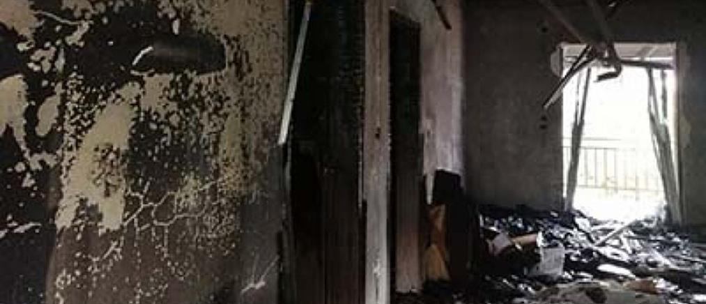 Χτύπησε κεραυνός το σπίτι του την ώρα που κοιμόταν (εικόνες)