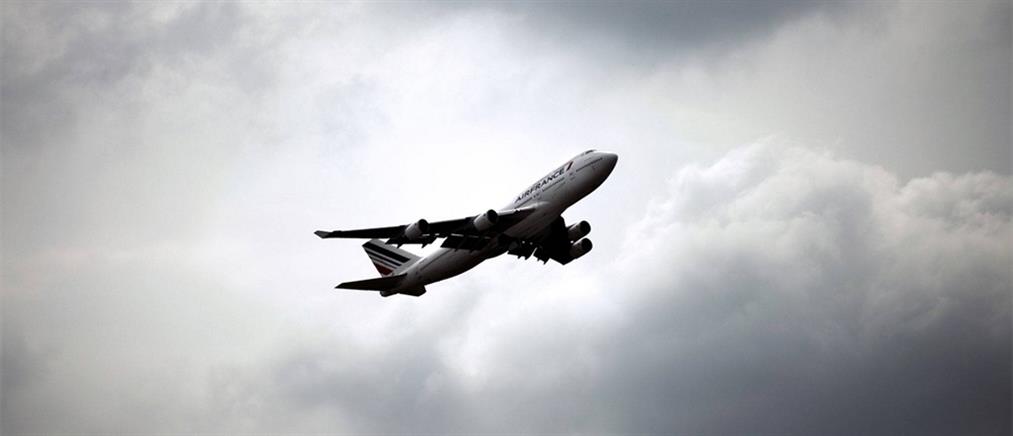 ΗΠΑ: επιβάτης αεροπλάνου επιχείρησε να...ανοίξει την πόρτα (βίντεο)