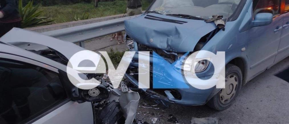 Τροχαίο στην Εύβοια: μετωπική σύγκρουση οχημάτων (εικόνες)