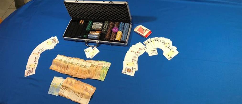 Μίνι καζίνο με δεκάδες παίκτες σε βίλα