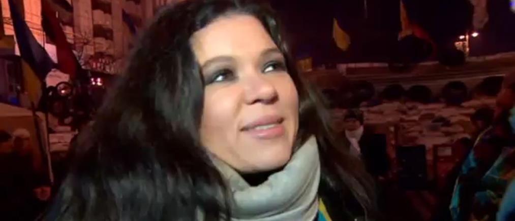 Σύνταγμα: Η Ρουσλάνα επικεφαλής διαδήλωσης Ουκρανών (βίντεο)