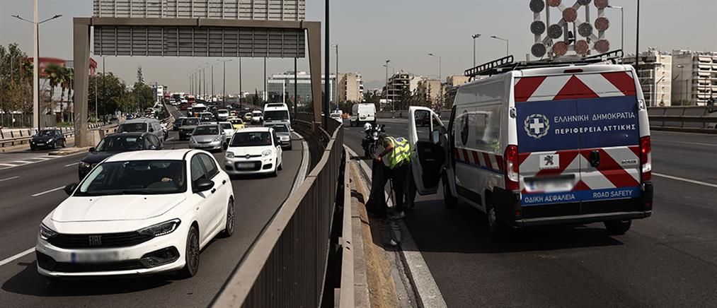Εθνική οδός Αθηνών - Λαμίας: Ανατροπή στρατιωτικού οχήματος