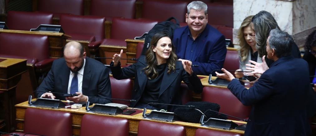 Ανεξάρτητοι “11”: η σπόντα Τσίπρα και η “διαφοροποίηση” από τον ΣΥΡΙΖΑ στη Βουλή