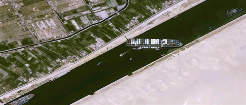 Διώρυγα του Σουέζ: Η επιχείρηση αποκόλλησης του πλοίου από δορυφόρο (εικόνες)