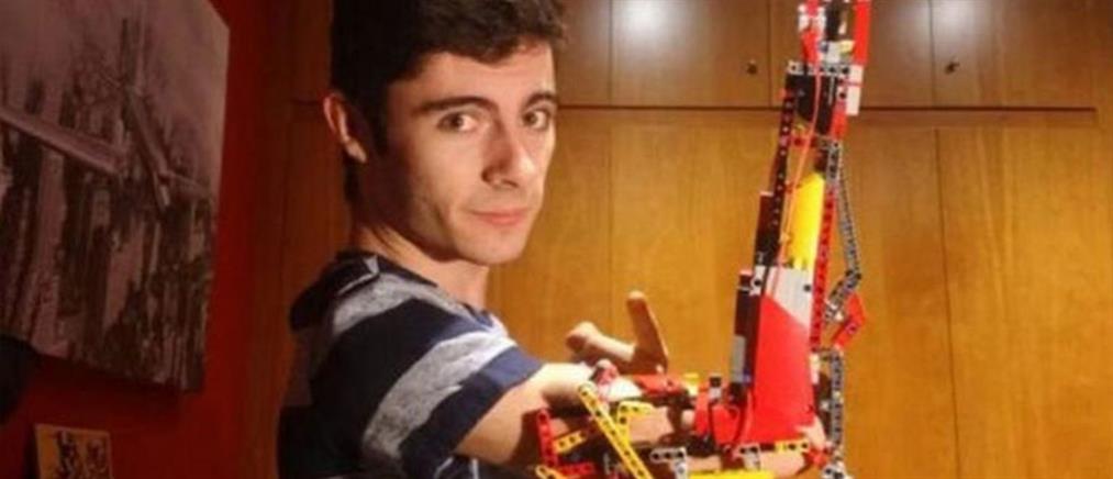 Έφηβος κατασκεύασε το προσθετικό χέρι του με lego (εικόνα)