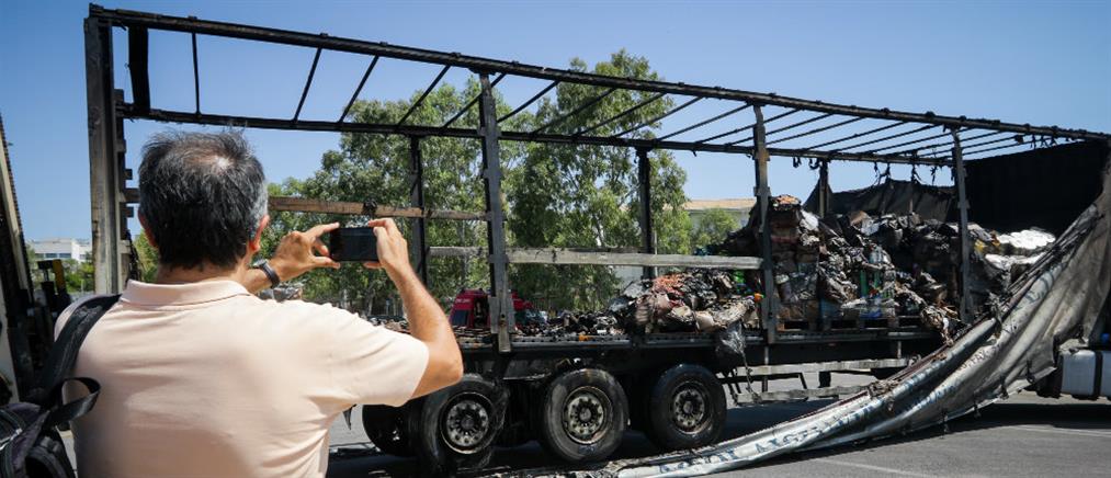 Βγάζουν καμένα οχήματα από το “Ελευθέριος Βενιζέλος” (εικόνες)