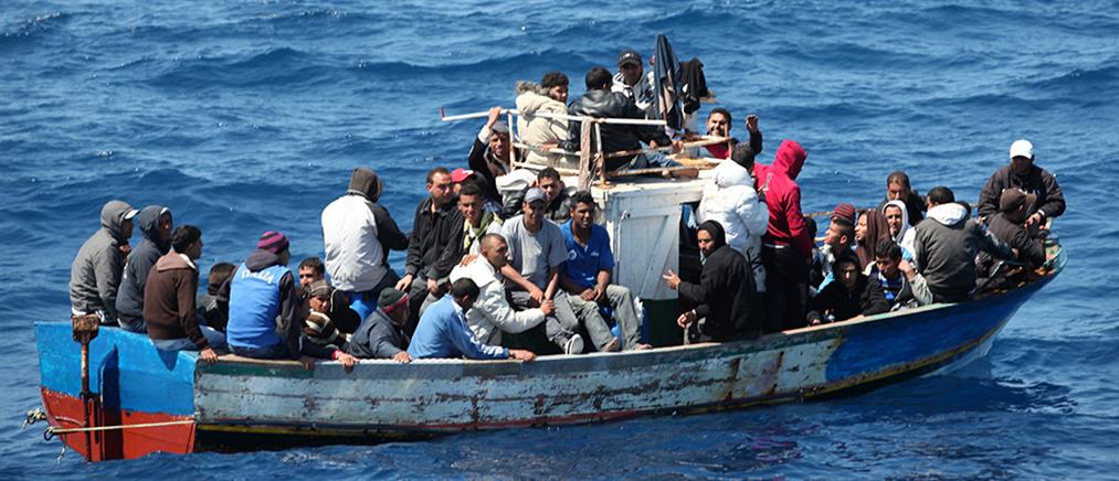 Μεταναστευτικό - Καλοί Λιμένες: Εντοπίστηκε ξύλινο σκάφος με δεκάδες επιβαίνοντες
