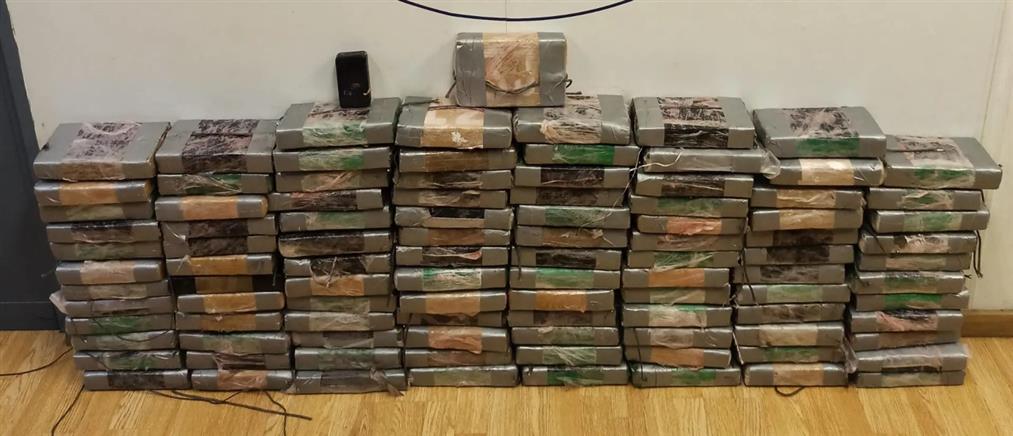Πειραιάς: 110 κιλά κοκαΐνης ήταν κρυμμένα σε... καλαμαράκια (βίντεο)