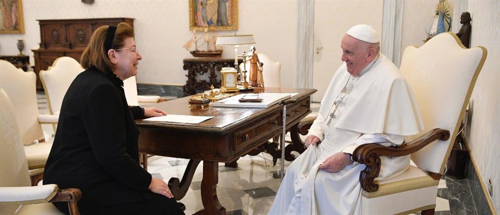 Πάπας Φραγκίσκος - Μενδώνη: Συνάντηση στο Βατικανό (εικόνες)
