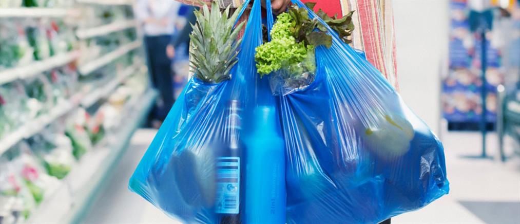 ΙΕΛΚΑ: 1 στους 10 θα χρησιμοποιεί πλαστική σακούλα μετά το “χαράτσι”