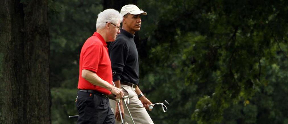 Μια παρτίδα γκολφ έπαιξαν Μπαράκ Ομπάμα και Μπιλ Κλίντον
