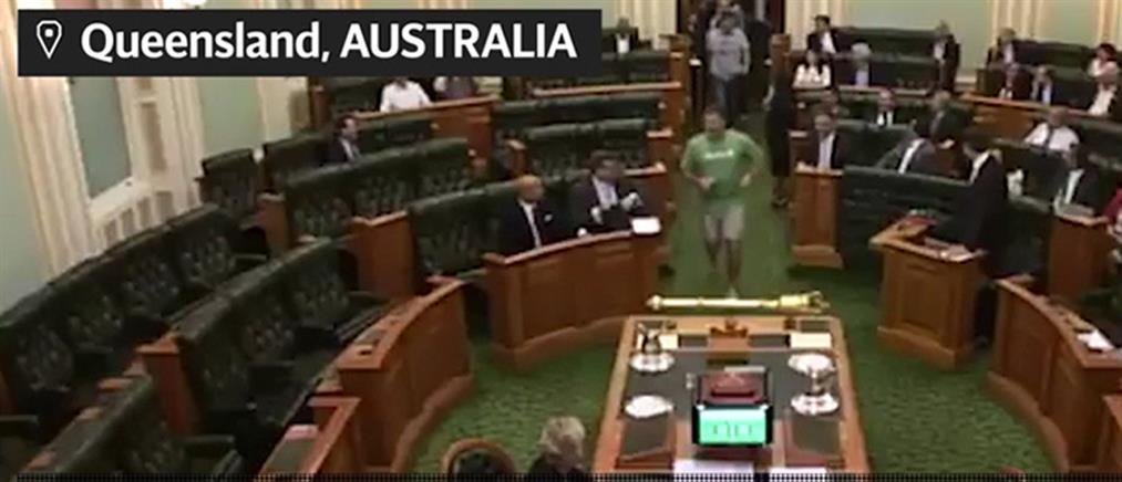 Αυστραλοί βουλευτές πήγαν με… σορτσάκια στην Βουλή! (βίντεο)