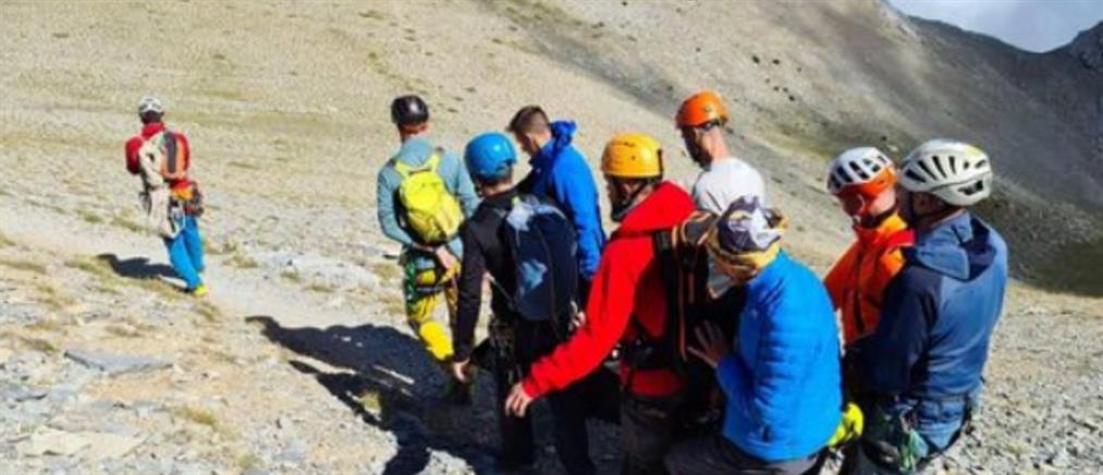 Όλυμπος: Μεταφορά με ελικόπτερο του τραυματία - ορειβάτη (εικόνες)