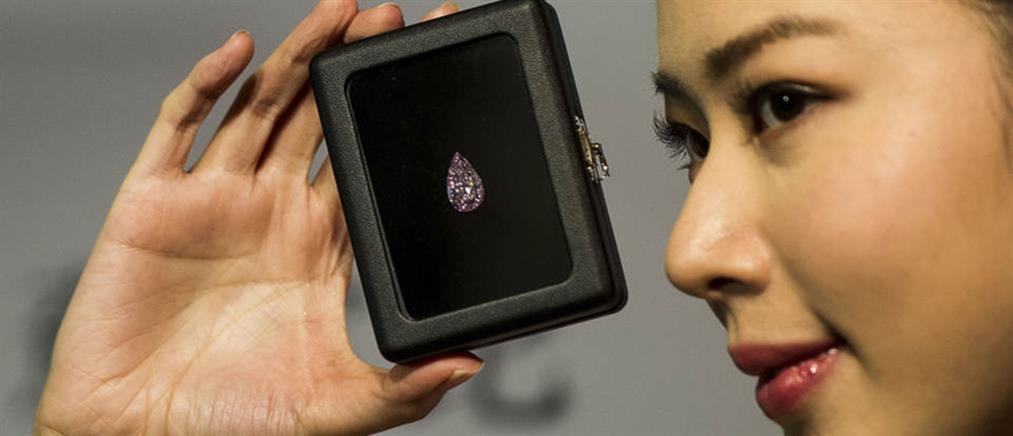 Σε τιμή-ρεκόρ ύψους 17,8 εκ. δολαρίων πωλήθηκε ένα σπάνιο ροζ διαμάντι