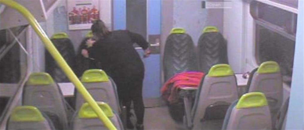 Μαχαίρωσε την φίλη της μέσα στο τρένο (εικόνες)
