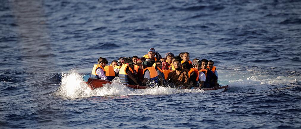 Κουρτς: Λάθος της Μέρκελ η εξαγγελία ότι θα παίρνει πρόσφυγες από την Ελλάδα