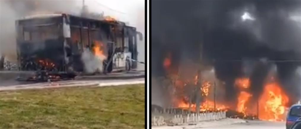 Φωτιά σε λεωφορείο - Καταστράφηκε ολοσχερώς το όχημα (βίντεο)