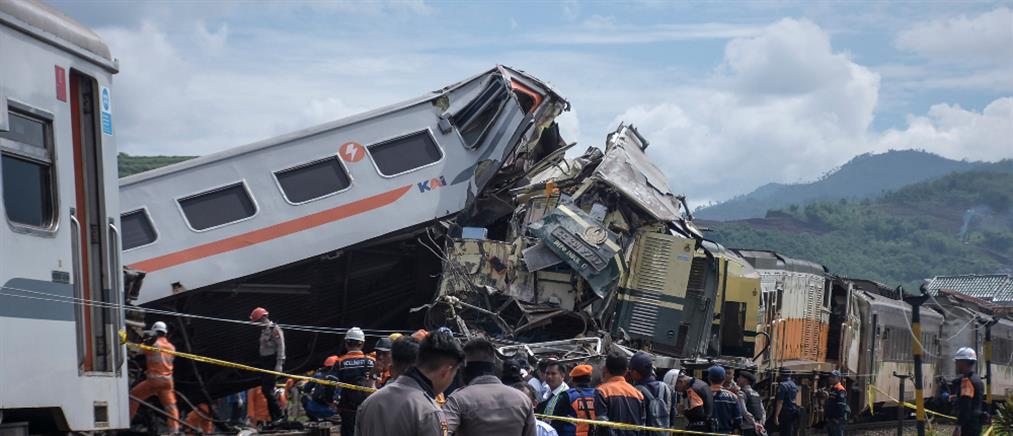 Ινδονησία: φονική σύγκρουση τρένων (βίντεο)
