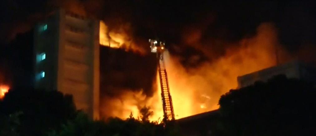 “Κόλαση” φωτιάς σε πολυώροφο κτήριο στην Ταϊβάν (βίντεο)