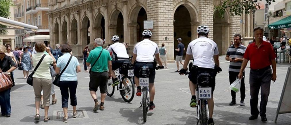 Ποδηλάτες αστυνομικοί συνέλαβαν κλέφτη