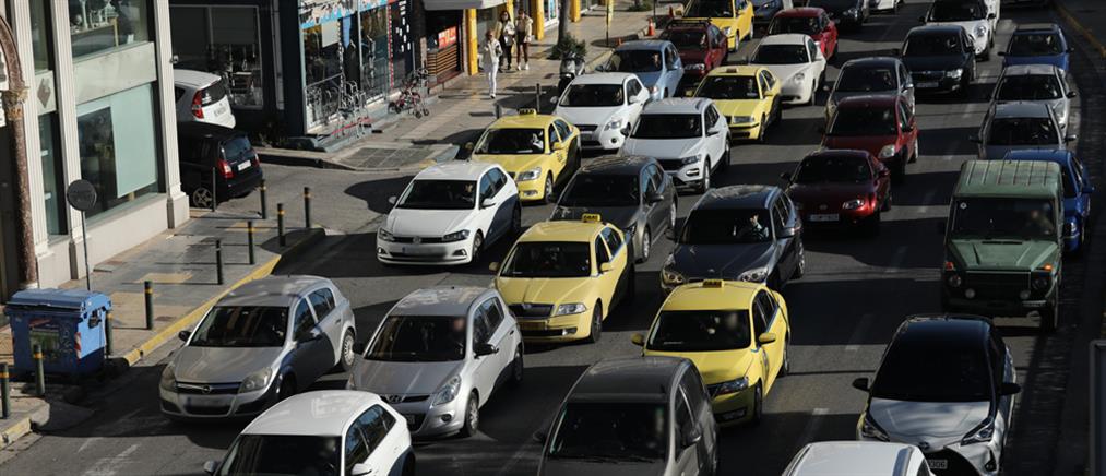 Μποτιλιάρισμα: Πόσες ώρες χάνουν στο δρόμο οι οδηγοί σε Αθήνα και Θεσσαλονίκη