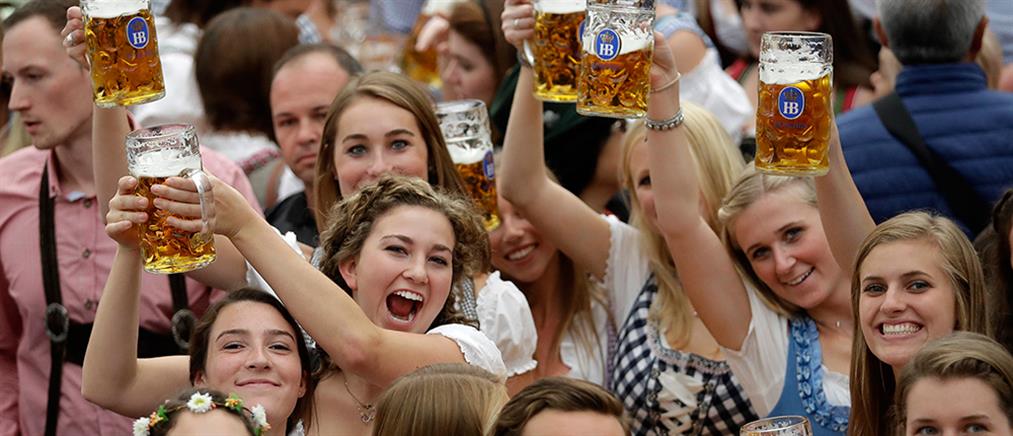 Η “καρδιά” της Γερμανίας χτυπάει στο Μόναχο λόγω του Oktoberfest (φωτο)