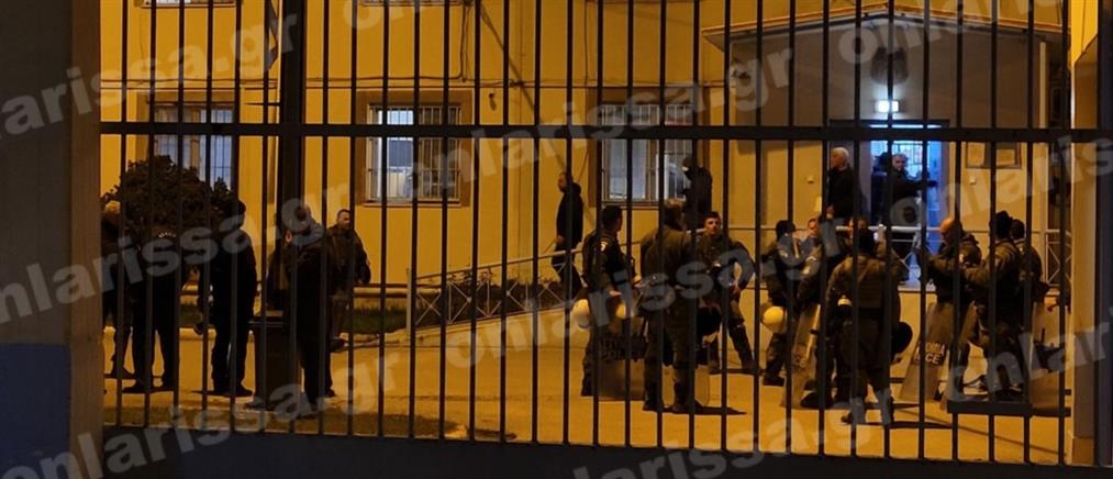 Εξέγερση στις φυλακές Λάρισας (εικόνες)