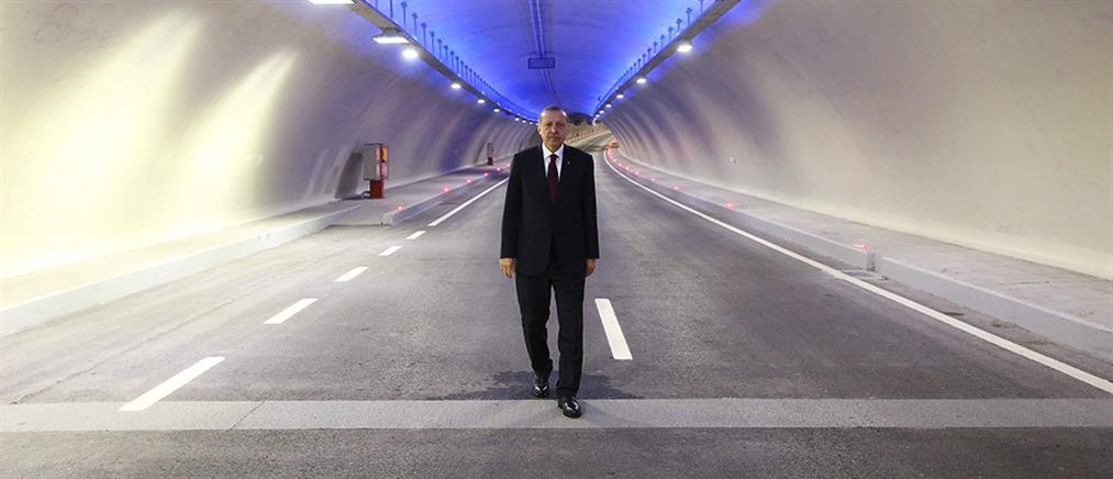 Άνοιξε το υποθαλάσσιο τούνελ που περνά κάτω από τον Βόσπορο (βίντεο)