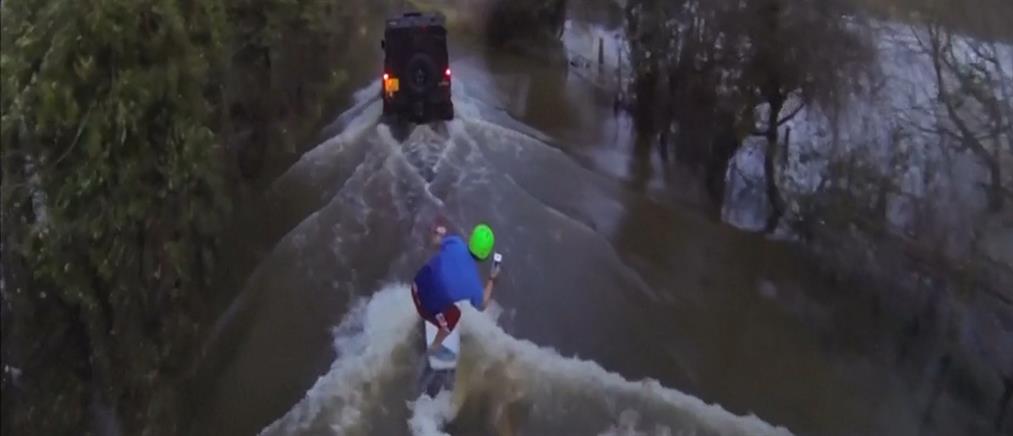 Wakeboarding… στους πλημμυρισμένους δρόμους