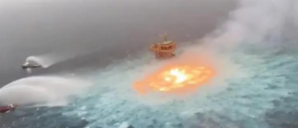 Μεξικό: “Πύρινο μάτι” στον ωκεανό - Πυρκαγιά από διαρροή αερίου σε υποβρύχιο αγωγό (εικόνες)
