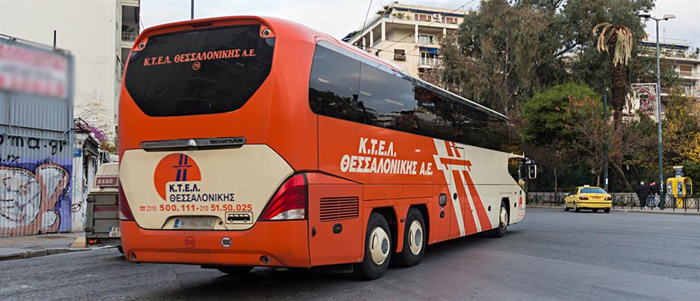 Λεωφορείο ΚΤΕΛ συγκρούστηκε με φορτηγό