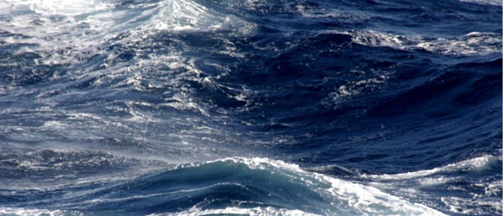 Ηράκλειο: Οικογένεια με βρέφος και μία 10χρονη παρασύρθηκαν από τα κύματα