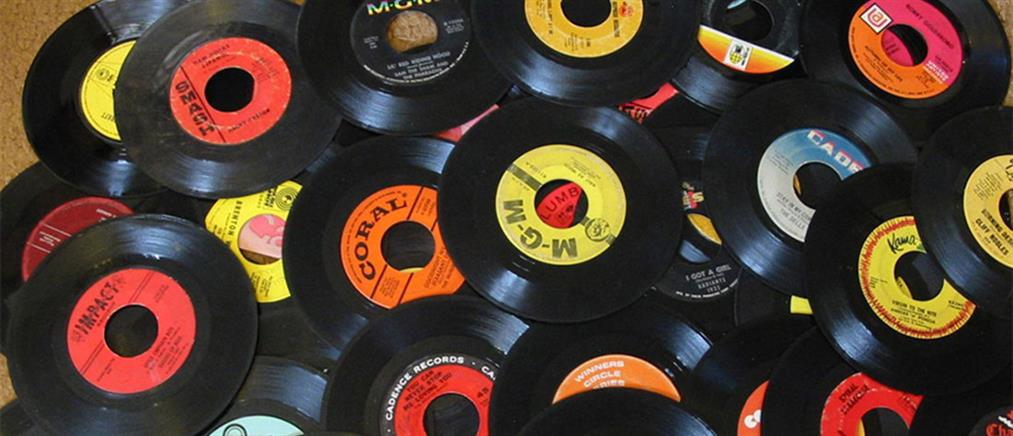ΗΠΑ: πουλήθηκαν περισσότεροι δίσκοι βινυλίου από CD μετά απο... δεκαετίες!