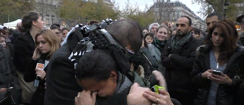 Μουσουλμάνος ζήτησε αγκαλιά εμπιστοσύνης στο Παρίσι! (βίντεο)