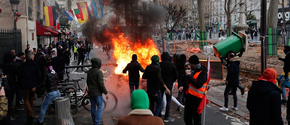Επεισόδια στο Παρίσι: Κούρδοι διαδηλωτές συγκρούστηκαν με αστυνομικούς (εικόνες)
